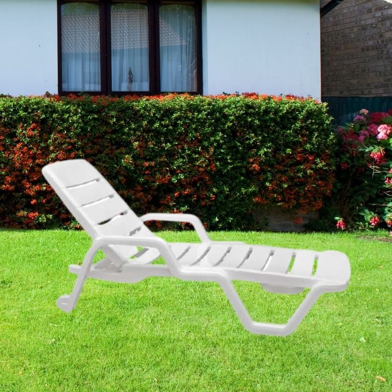 1-153027-espreguicadeira-branca-leblon-com-braco-plastico-tramontina