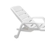 4-153027-espreguicadeira-branca-leblon-com-braco-plastico-tramontina